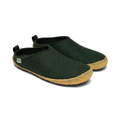 Kyrgies Outdoor Wool Slides in a beige color with a flexible design, perfect for indoor and outdoor comfort.