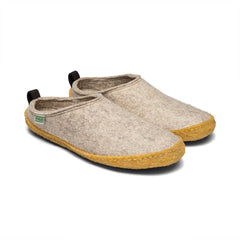 Kyrgies Outdoor Wool Slides in a beige color with a flexible design, perfect for indoor and outdoor comfort.