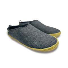 Kyrgies Outdoor Wool Slides in a beige color with a flexible design, perfect for indoor and outdoor comfort.