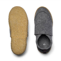 Tengries Walkabouts black comfortable casual footwear with flexible design and breathable fabric.