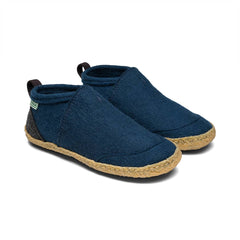 Tengries Walkabouts black comfortable casual footwear with flexible design and breathable fabric.