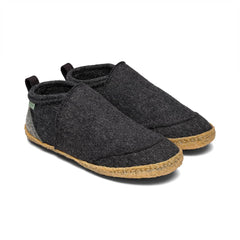 Tengries Walkabouts black comfortable casual footwear with flexible design and breathable fabric.