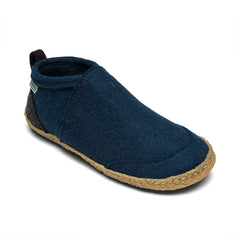 Tengries Walkabouts black comfortable casual footwear with flexible design and breathable fabric.